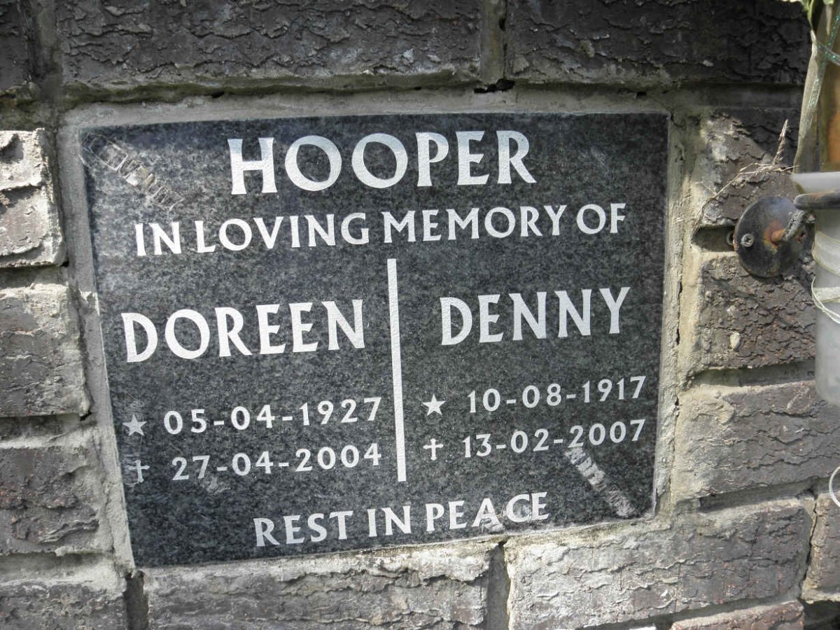 HOOPER Denny 1917-2007 &amp; Doreen 1927-2004