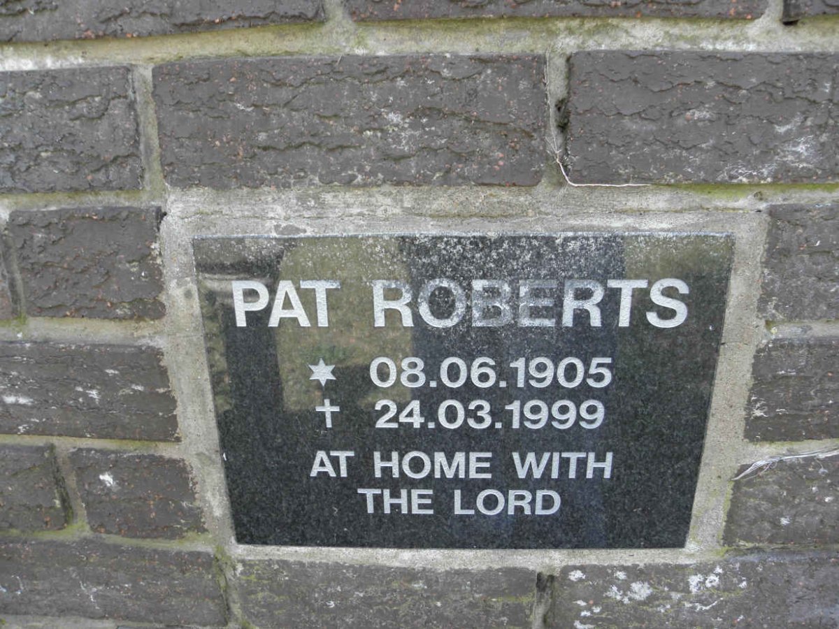 ROBERTS Pat 1905-1999