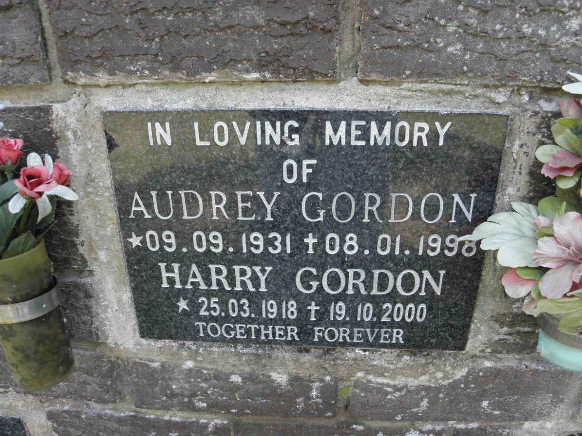 GORDON Harry 1918-2000 &amp; Audrey 1931-1998