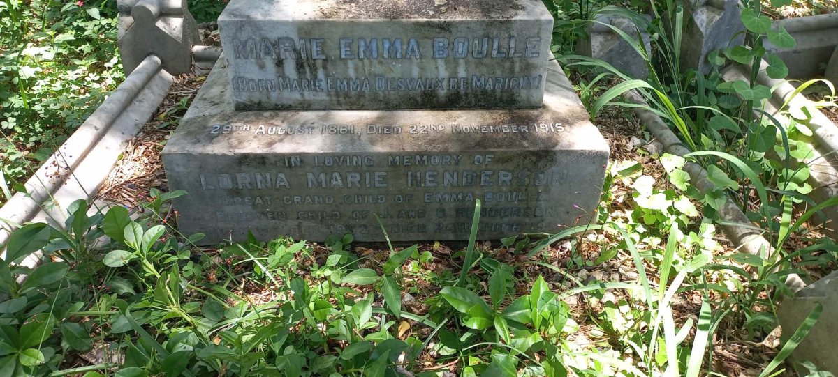 BOULLE Marie Emma nee DESVAUX DE MARIGNY 1861-1915 :: HENDERSON Lorna Marie 1952-195?