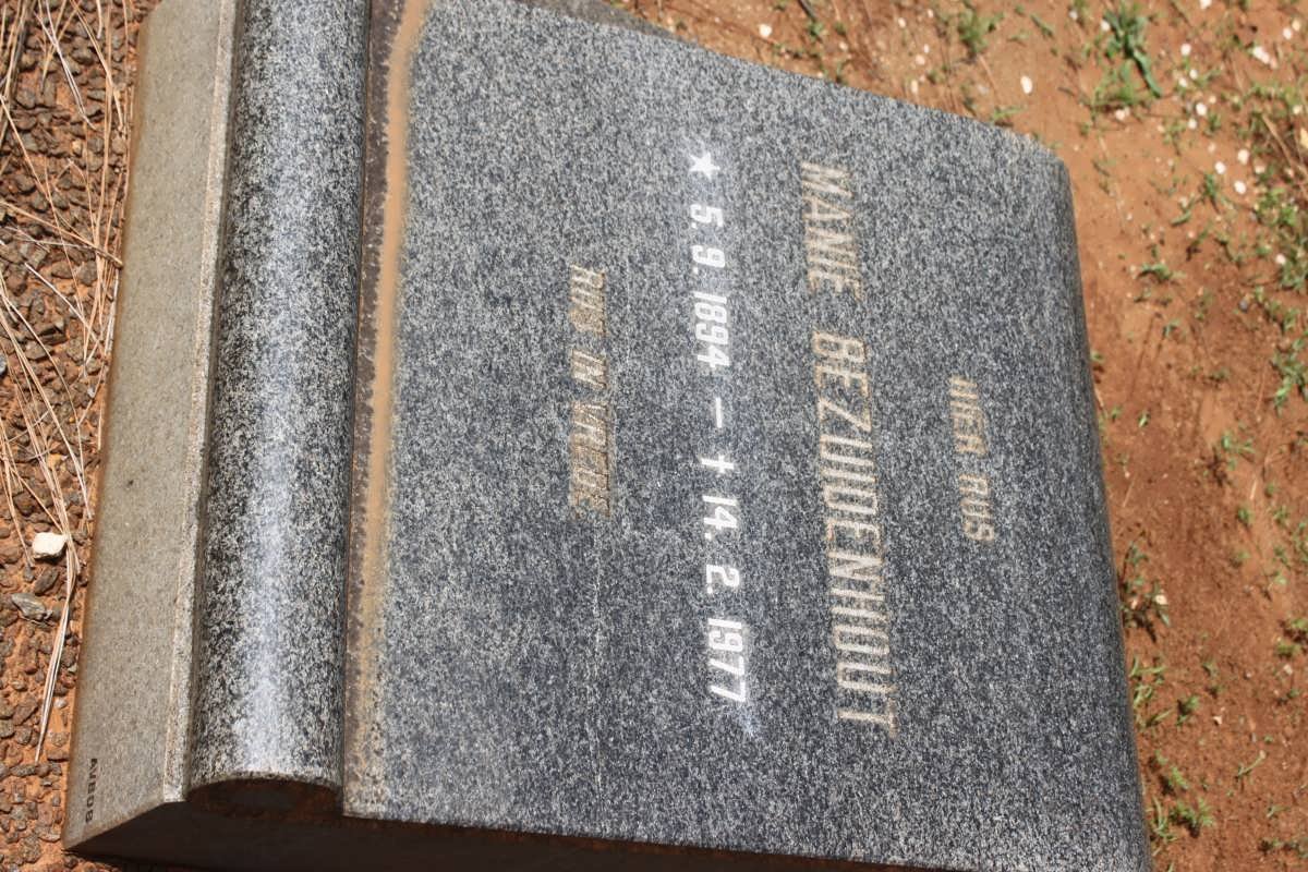 BEZUIDENHOUT Manie 1894-1977