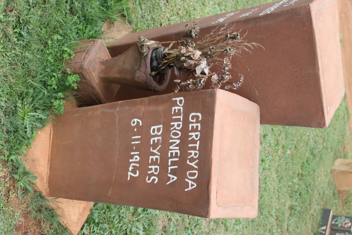 BEYERS Gertryda Petronella 1942-