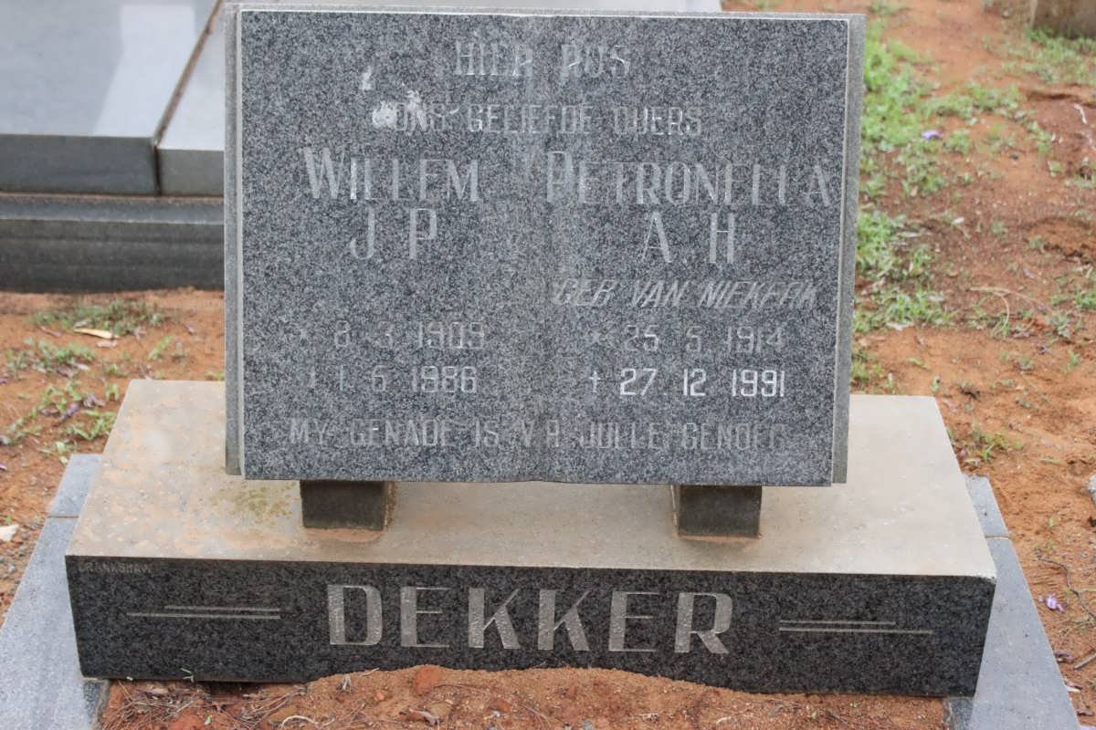 DEKKER Willem J.P. 1909-1986 &amp; Petronella A.H. VAN NIEKERK 1914-1991