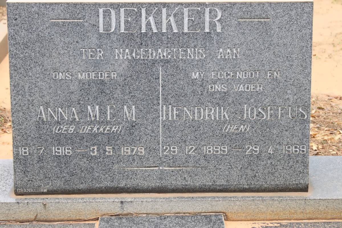 DEKKER Hendrik Josefus 1899-1969 &amp; Anna M.E.M. DEKKER 1916-1978