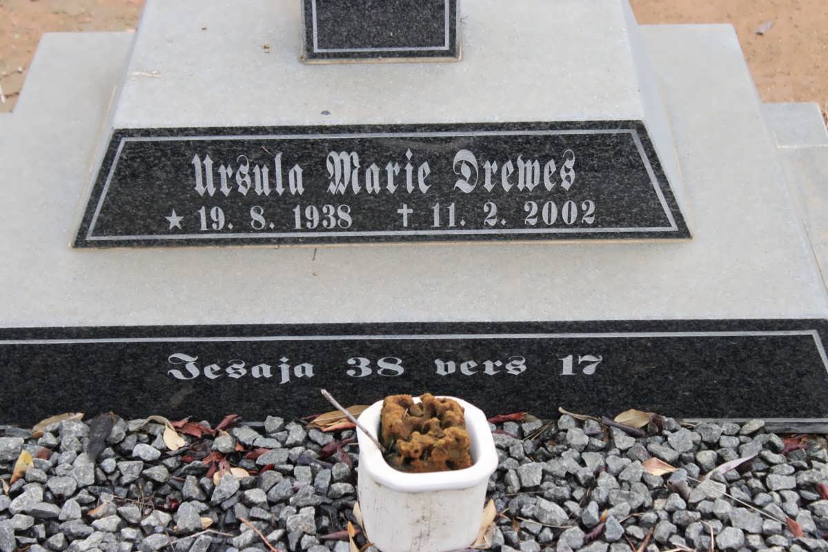 DREWES Ursula Marie 1938-2002