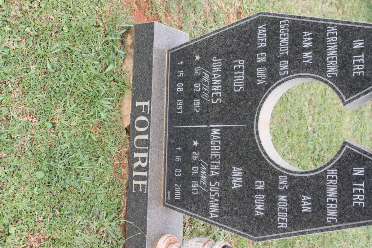 FOURIE Petrus Johannes 1912-1997 &amp; Anna Magrietha Susanna 1917-2000