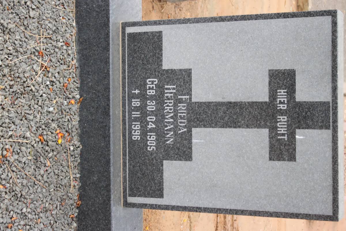 HERRMANN Frieda 1905-1996