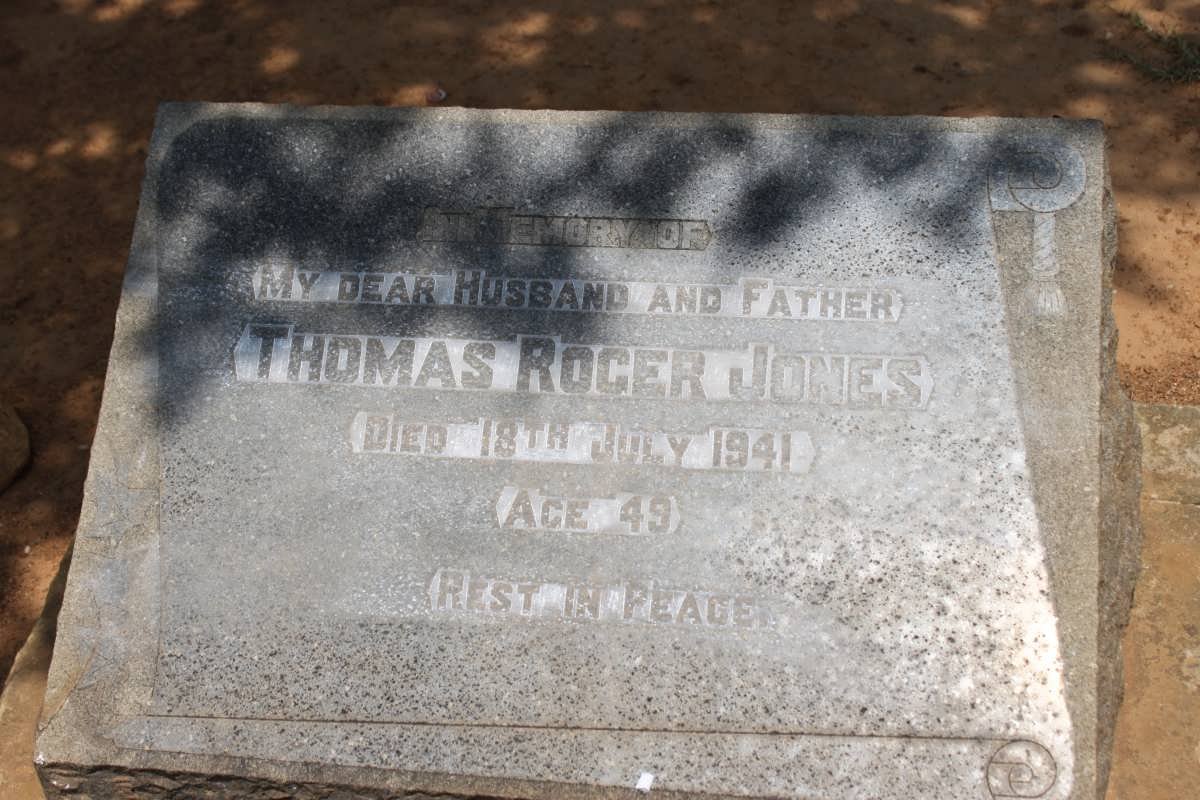JONES Thomas Roger -1941