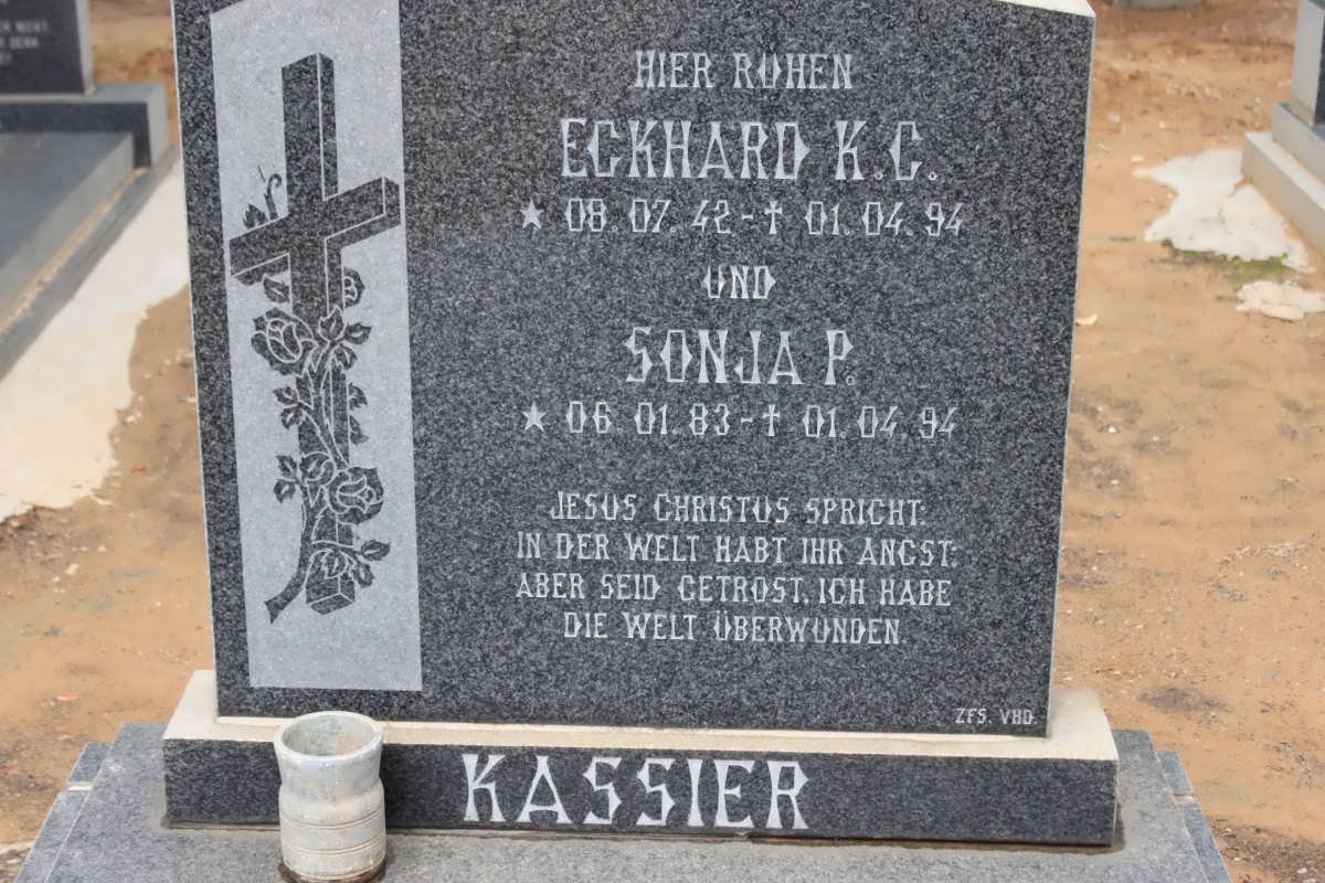 KASSIER Eckhard K.C. 1942-1994 :: KASSIER Sonja P. 1983-1994