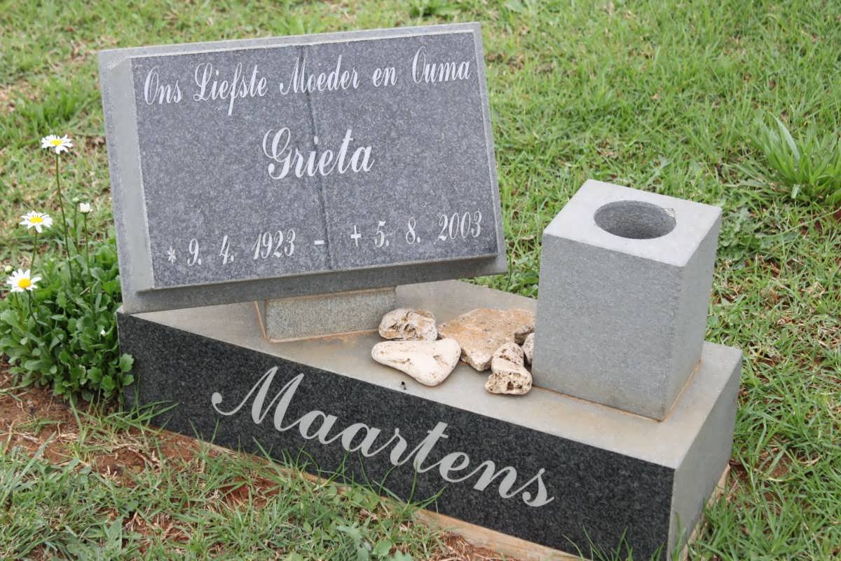 MAARTENS Grieta 1923-2003