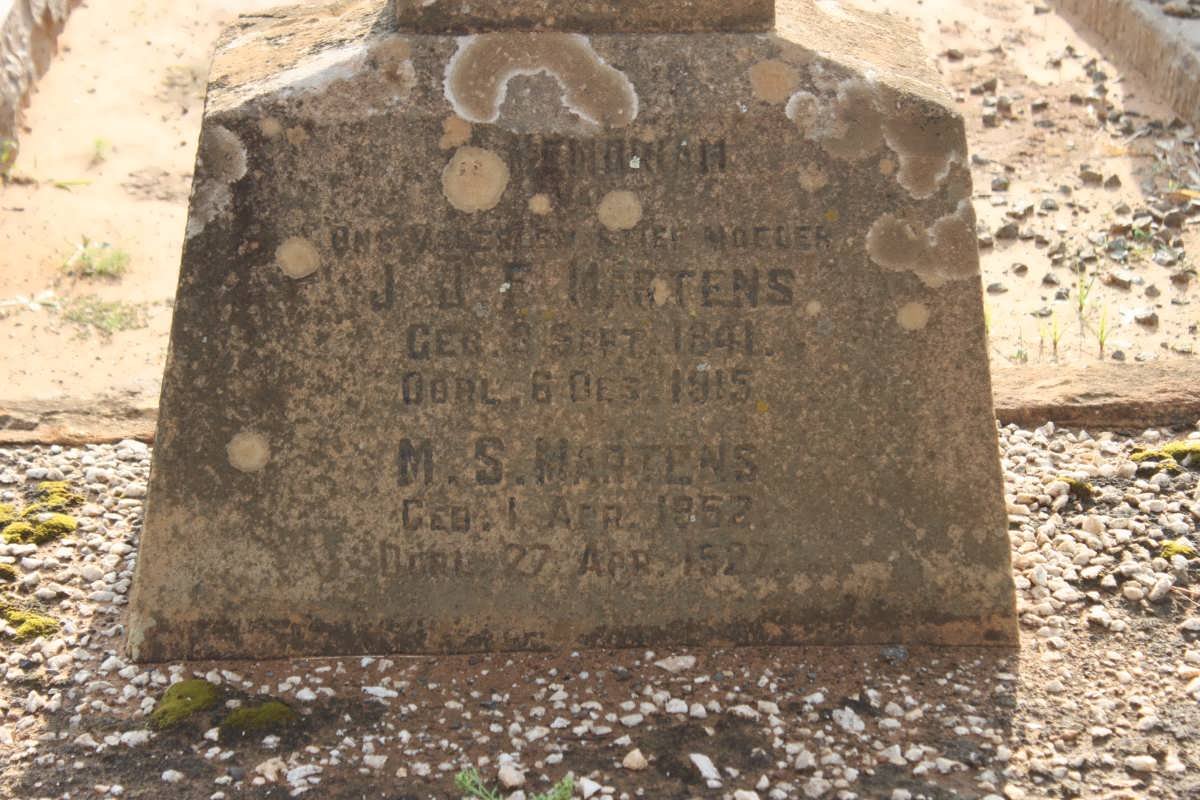 MARTENS J.J.F. 1841-1915 &amp; M.S. 1852-1927