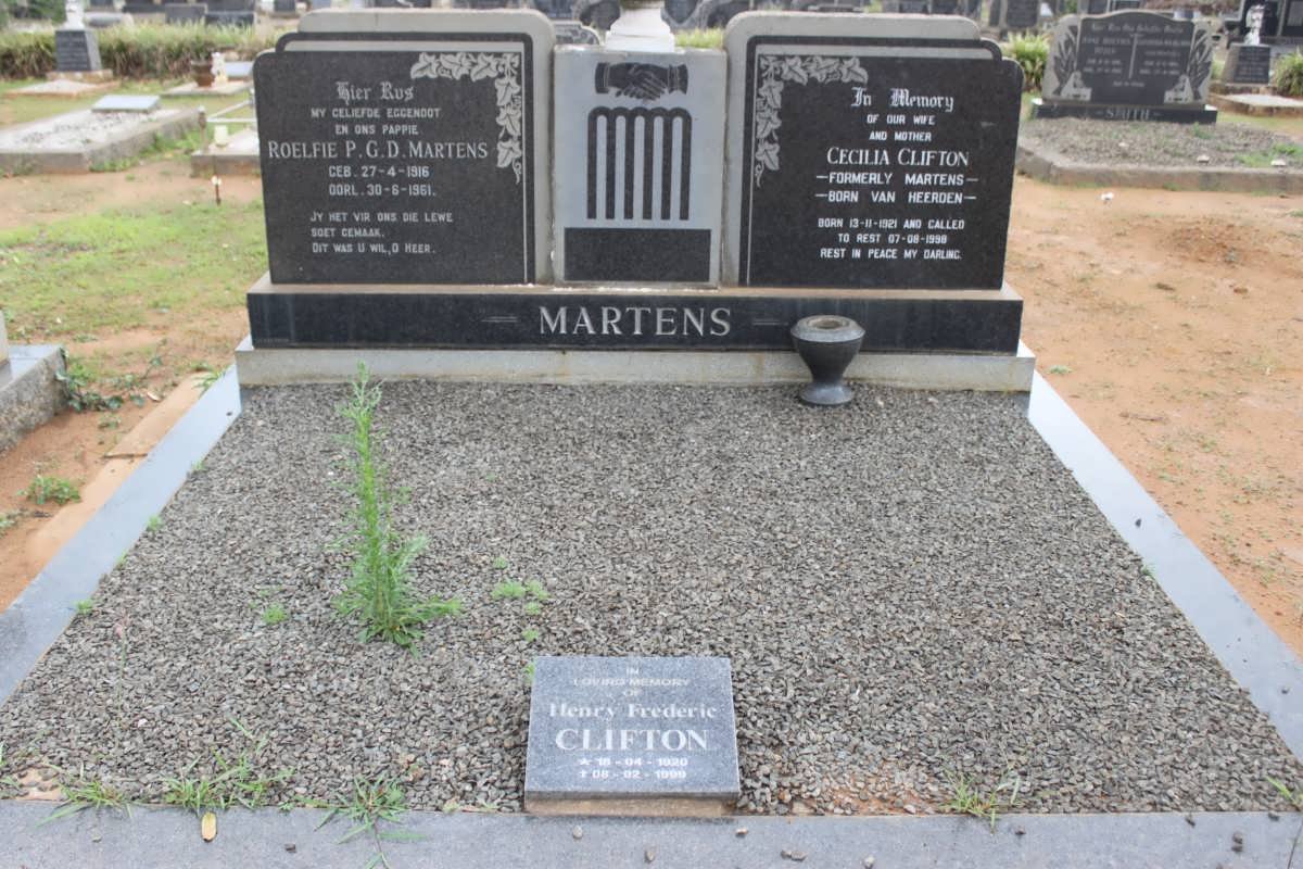 MARTENS Roelfie P.G.D. 1916-1961 &amp; Cecilia CLIFTON formerly MARTENS nee VAN HEERDEN 1921-1998