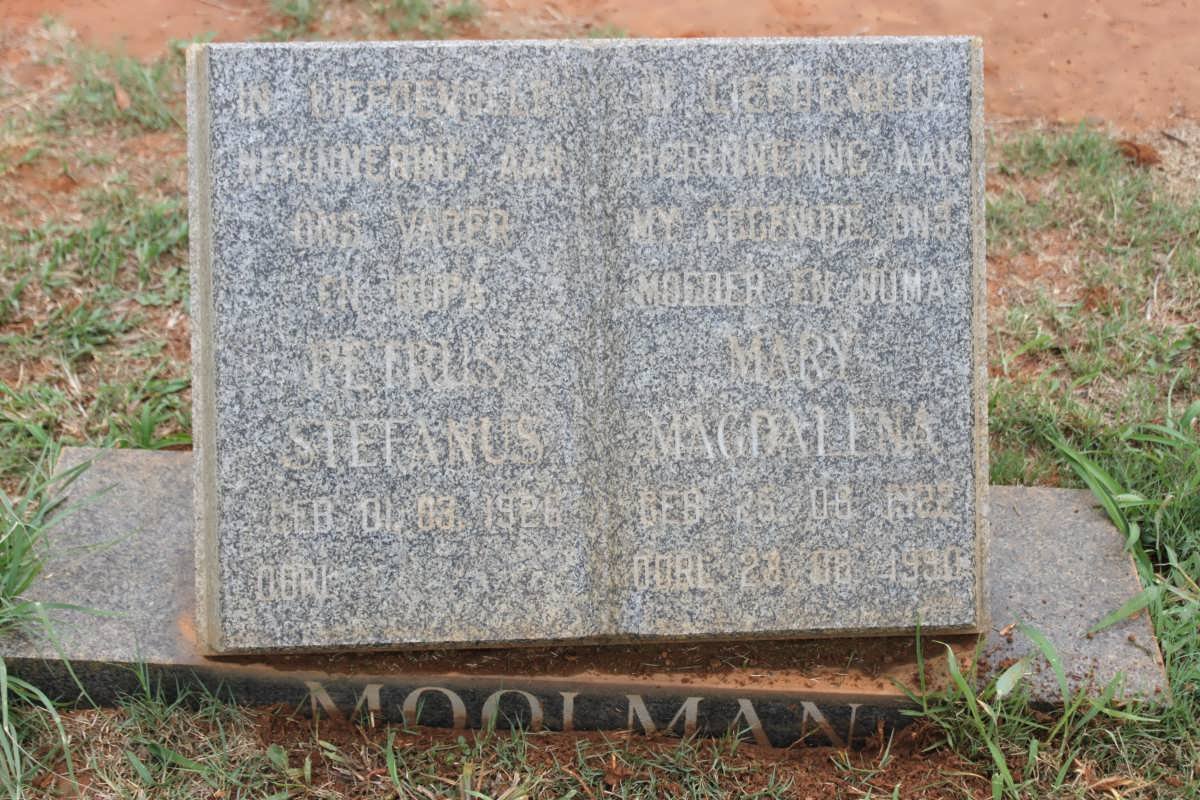 MOOLMAN Petrus Stefanus 1926- &amp; Mary Magdalena 1922-1990