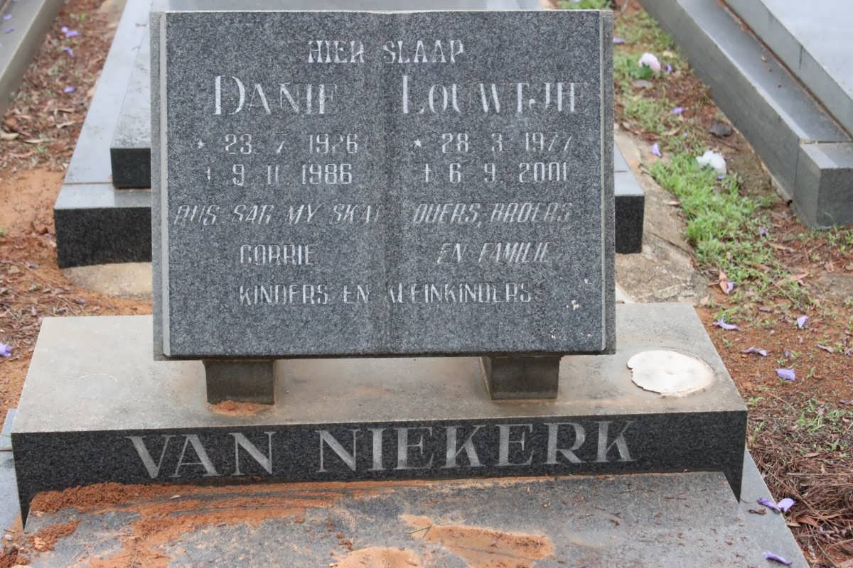 NIEKERK Danie, van 1926-1986 :: VAN NIEKERK Louwtjie 1977-2001