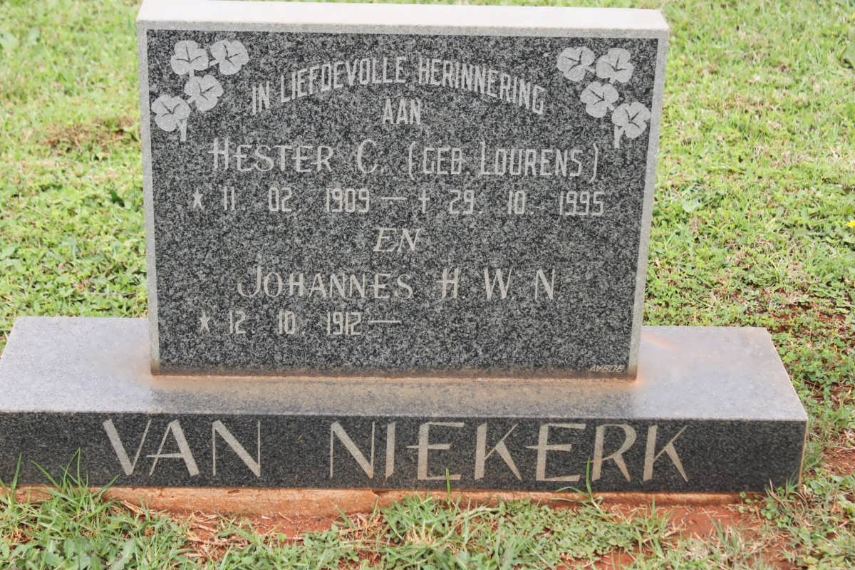NIEKERK Johannes H.W.N., van 1912- &amp; Hester C. LOURENS 1909-1995