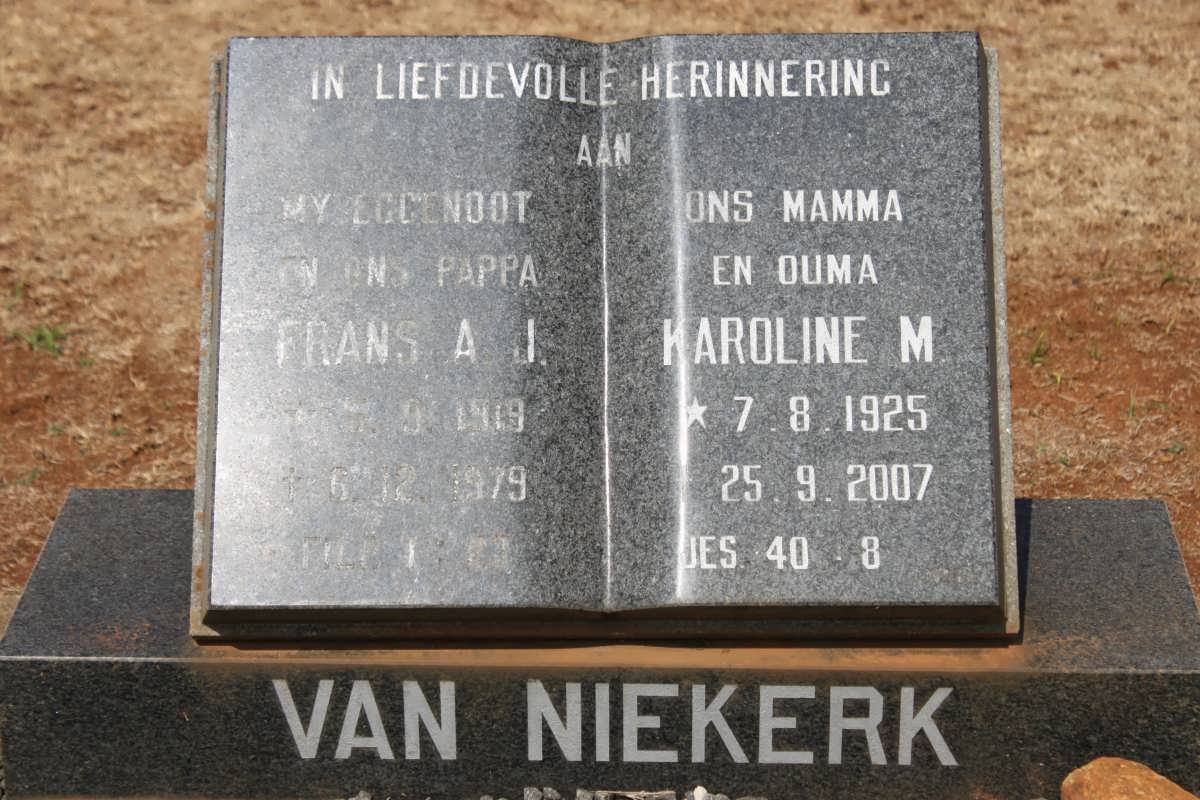 NIEKERK Frans A.J., van 1919-1979 &amp; Karoline M. 1925-2007