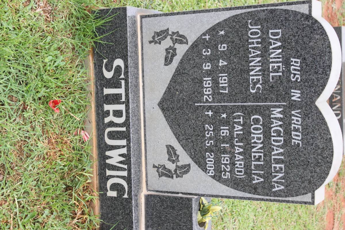 STRUWIG Daniël 1917-1992 &amp; Magdalena Cornelia TALJAARD 1925-2009