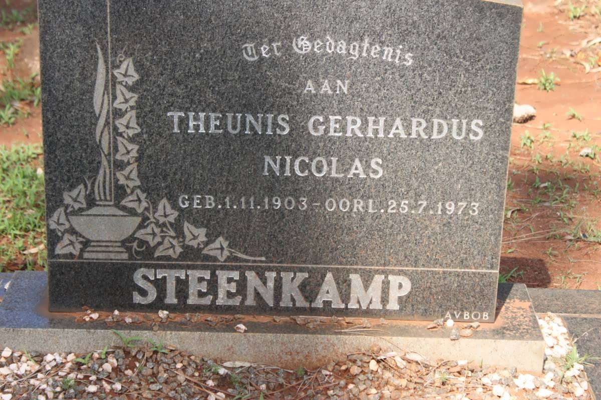 STEENKAMP Theunis Gerhardus Nicolas 1903-1973