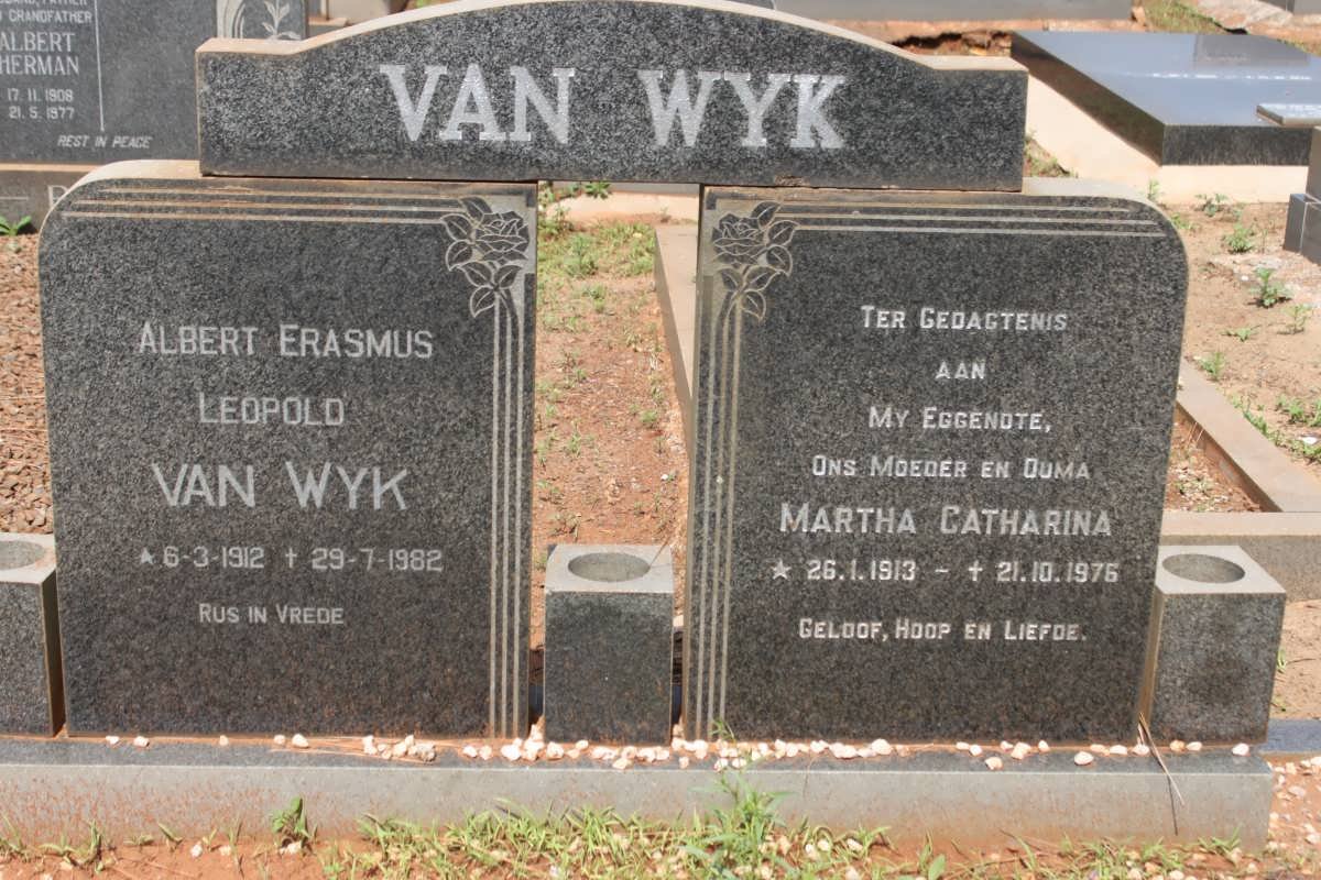 WYK Albert Erasmus Leopold, van 1912-1982 &amp; Martha Catharina 1913-1975