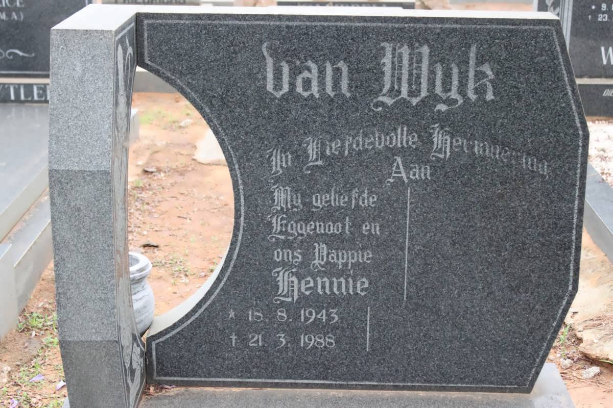 WYK Hennie, van 1943-1988