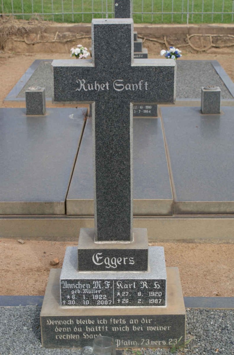 EGGERS Karl R.H. 1920-1987 &amp; Annchen M.F. MULLER 1922-2007