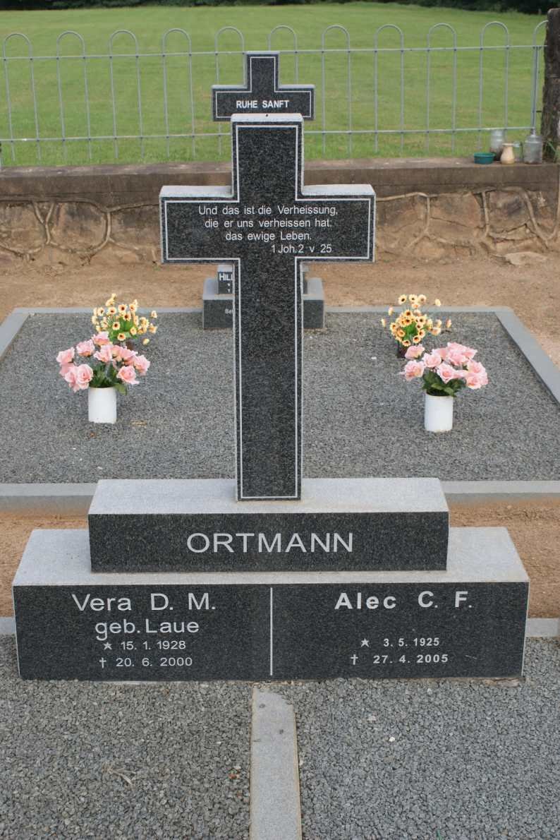 ORTMANN Alec C.F. 1925-2005 &amp; Vera D.M. LAUE 1928-2000